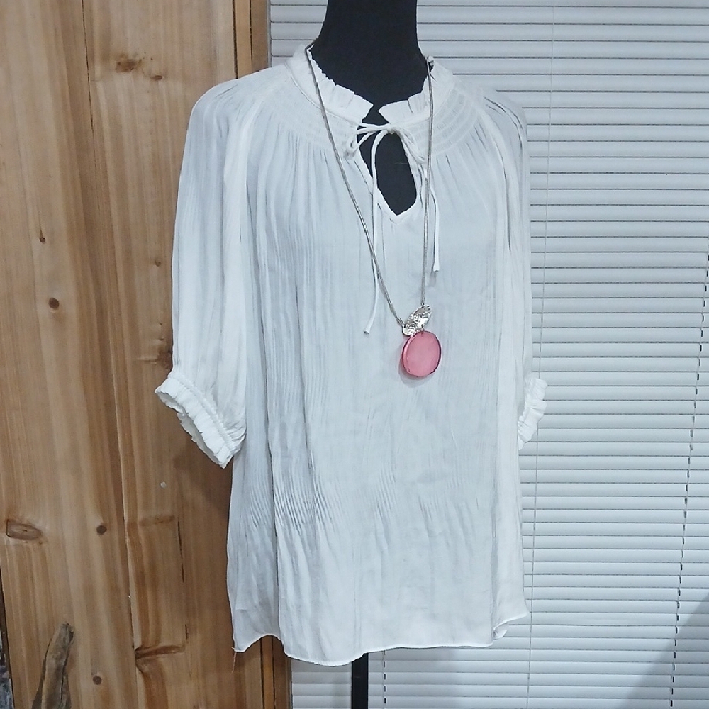 Chic White Ruffle Blouse - Picture 2 of 8